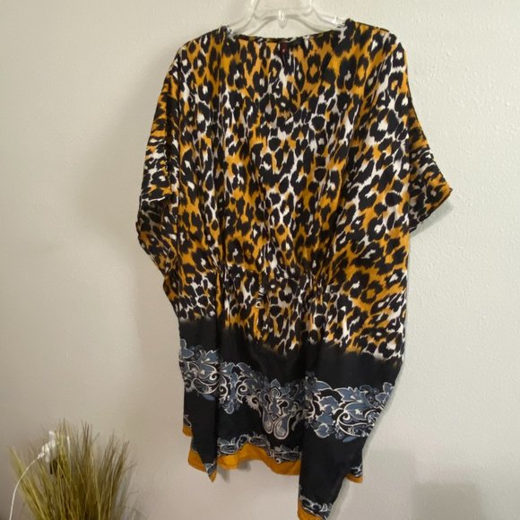 Pull over cheetah print Kimono with draw string waist. Size on tag: Large w123 - Picture 2 of 11